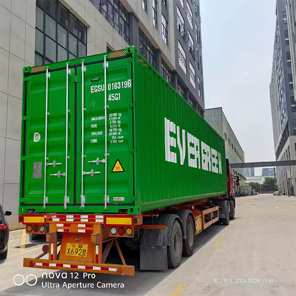 Les machines à tarauder les noix TAICHUANG expédiées avec succès aux clients étrangers