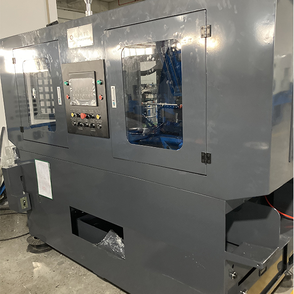 L'atelier de TAICHUANG accélère la production de machines à tarauder les écrous personnalisées